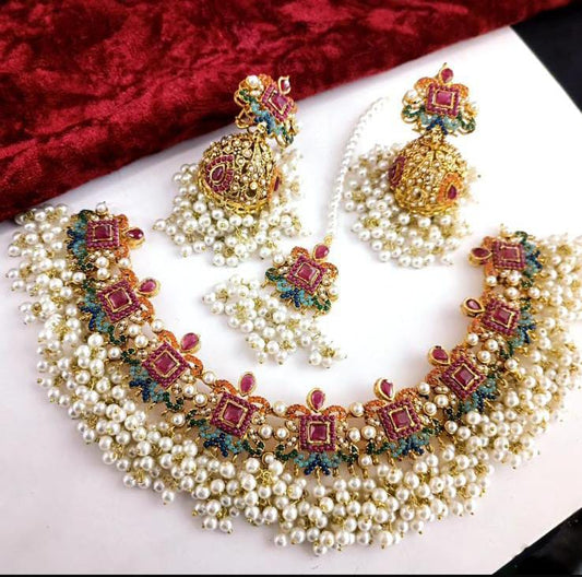 White Pearls Neacklace Set