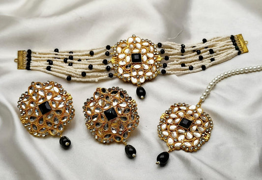 White Pearls Neacklace Set