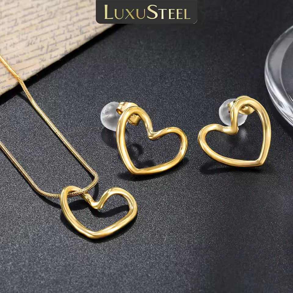 The Golden Heart Pendent Set