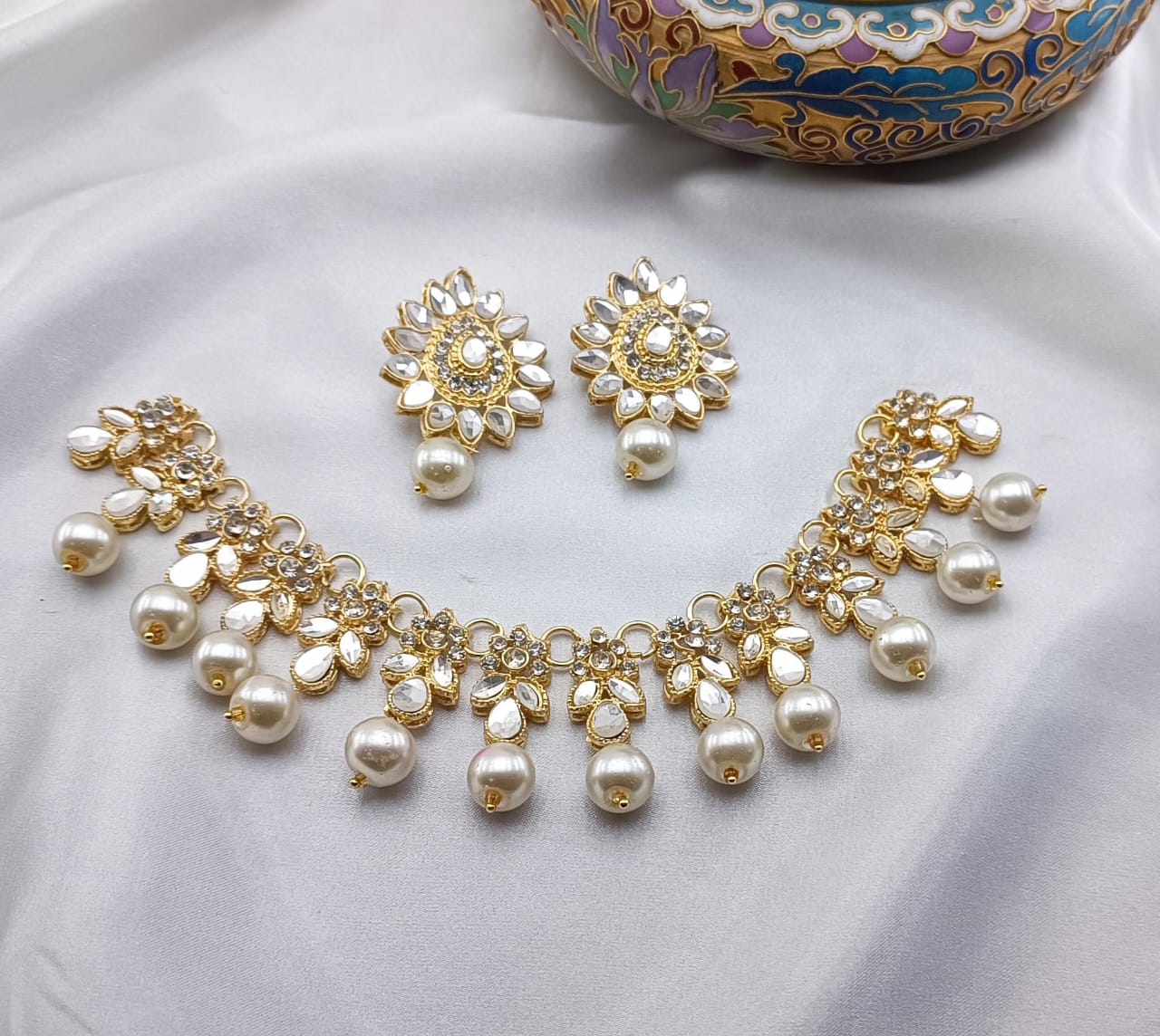 Simple Stones Chokar Set