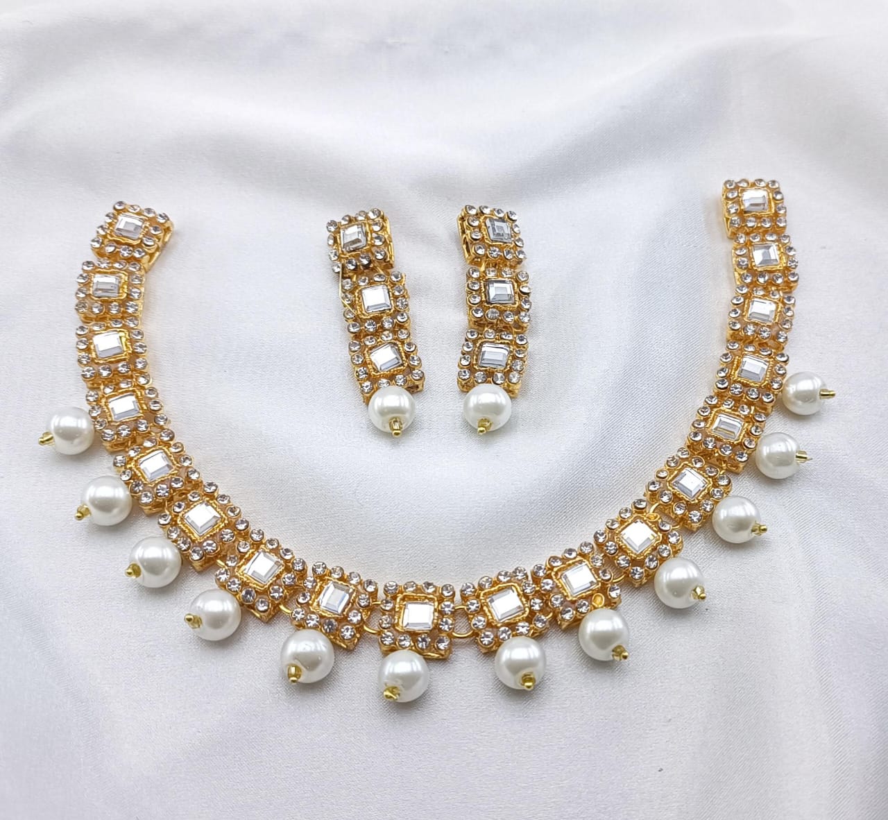 Simple Stones Choker Set