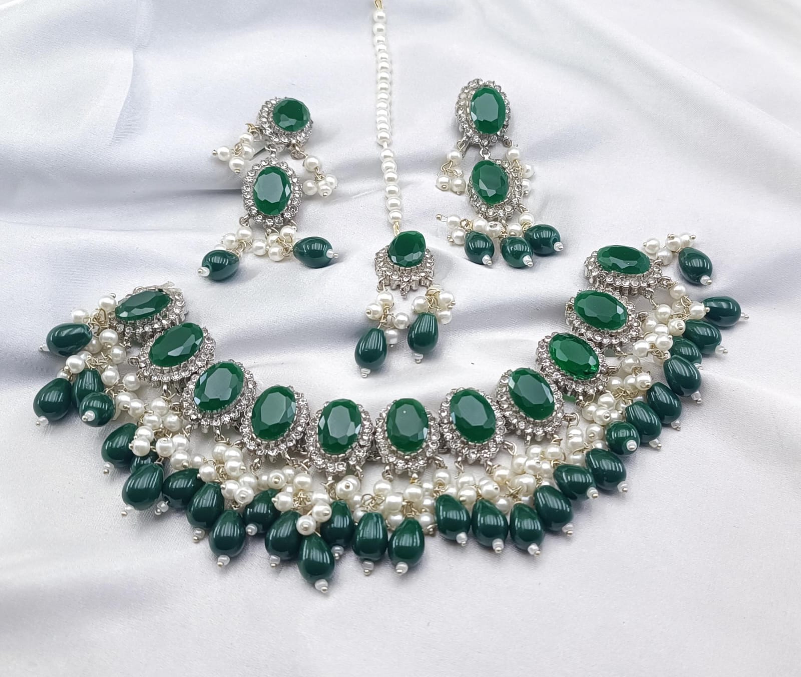 Silver Base Neacklace Set