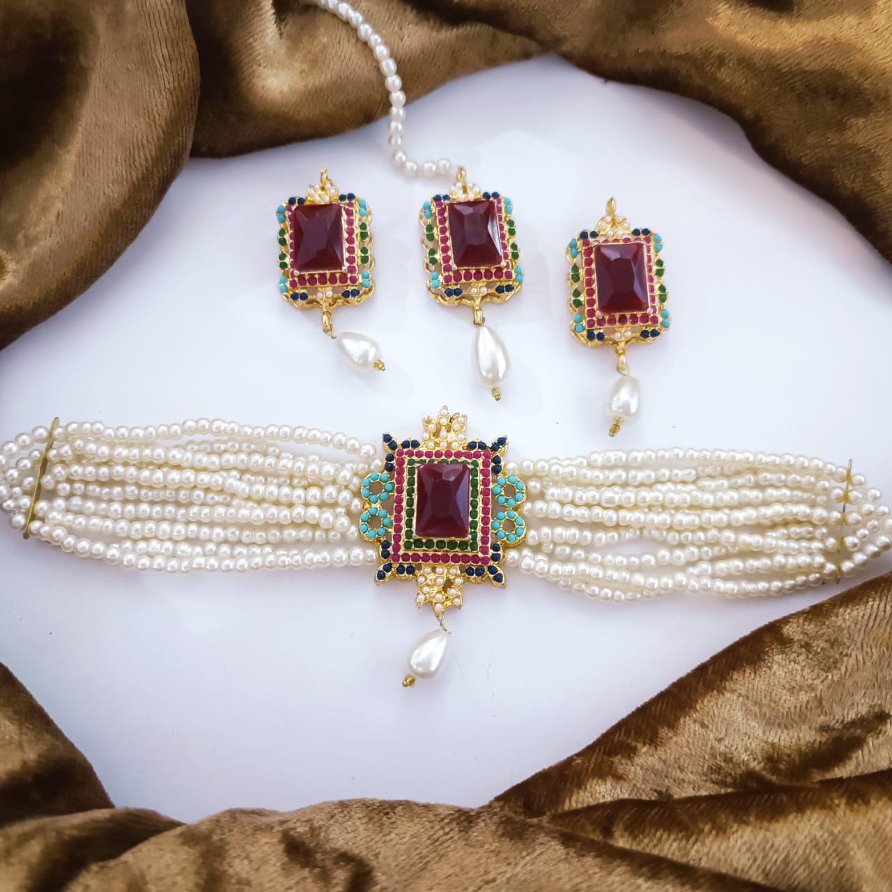 White Pearls Choker Set