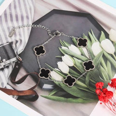 Trinity Noir Clover Bracelet – Elegant Wrist Charm