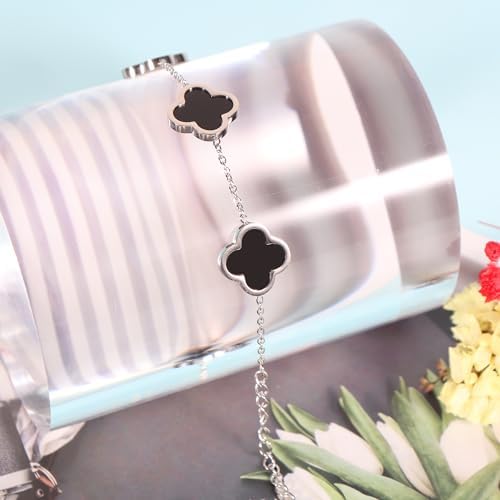 Trinity Noir Clover Bracelet – Elegant Wrist Charm