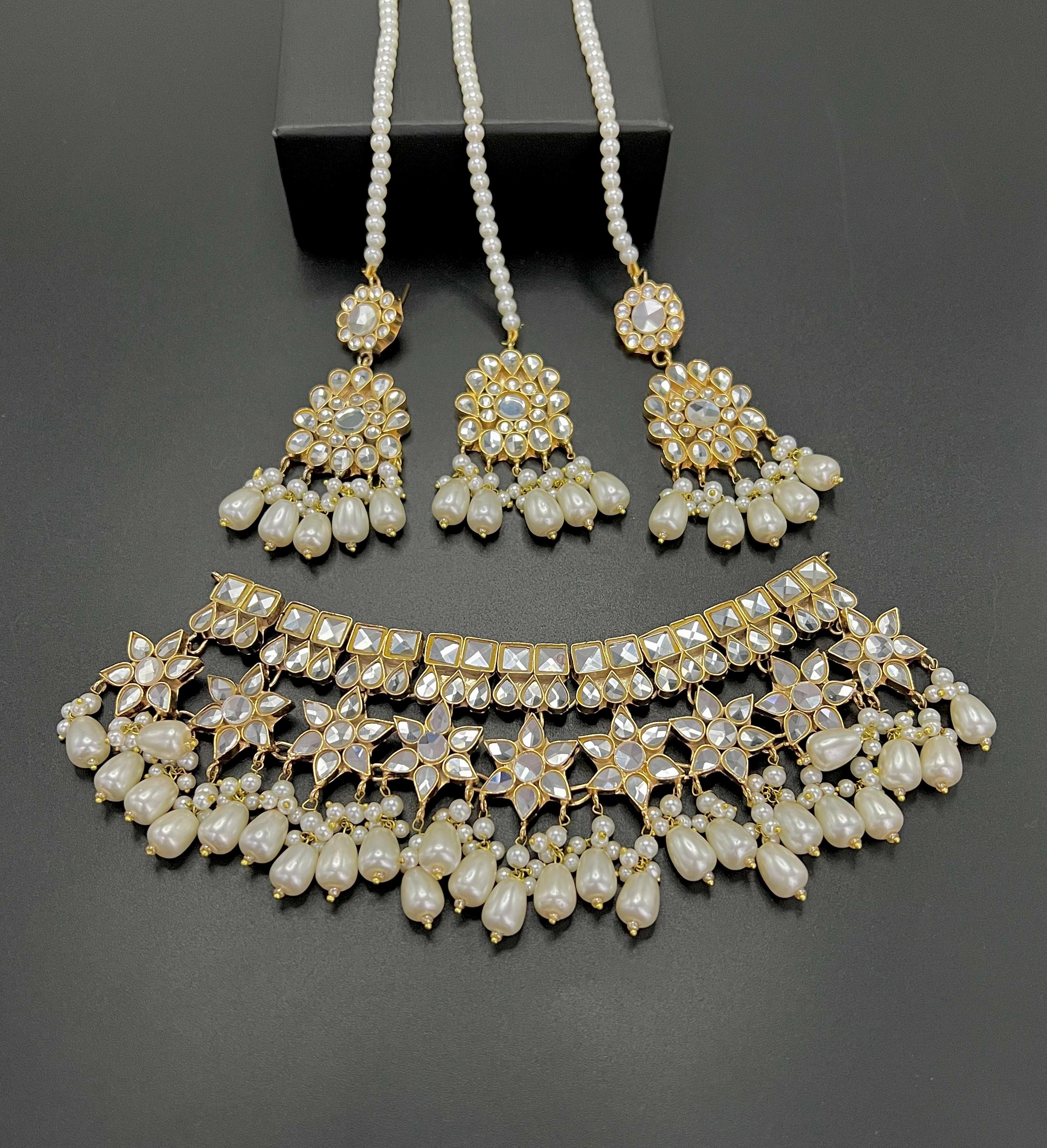 "Regal Kundan Bridal Jewelry Set – Timeless Elegance for Your Special Day"