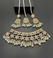 "Regal Kundan Bridal Jewelry Set – Timeless Elegance for Your Special Day"