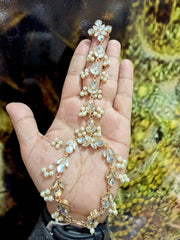 Elegant Gold-Plated Kundan & Pearl Haath Phool – Traditional Floral Hand Harness Bracelet with Adjustable Ring