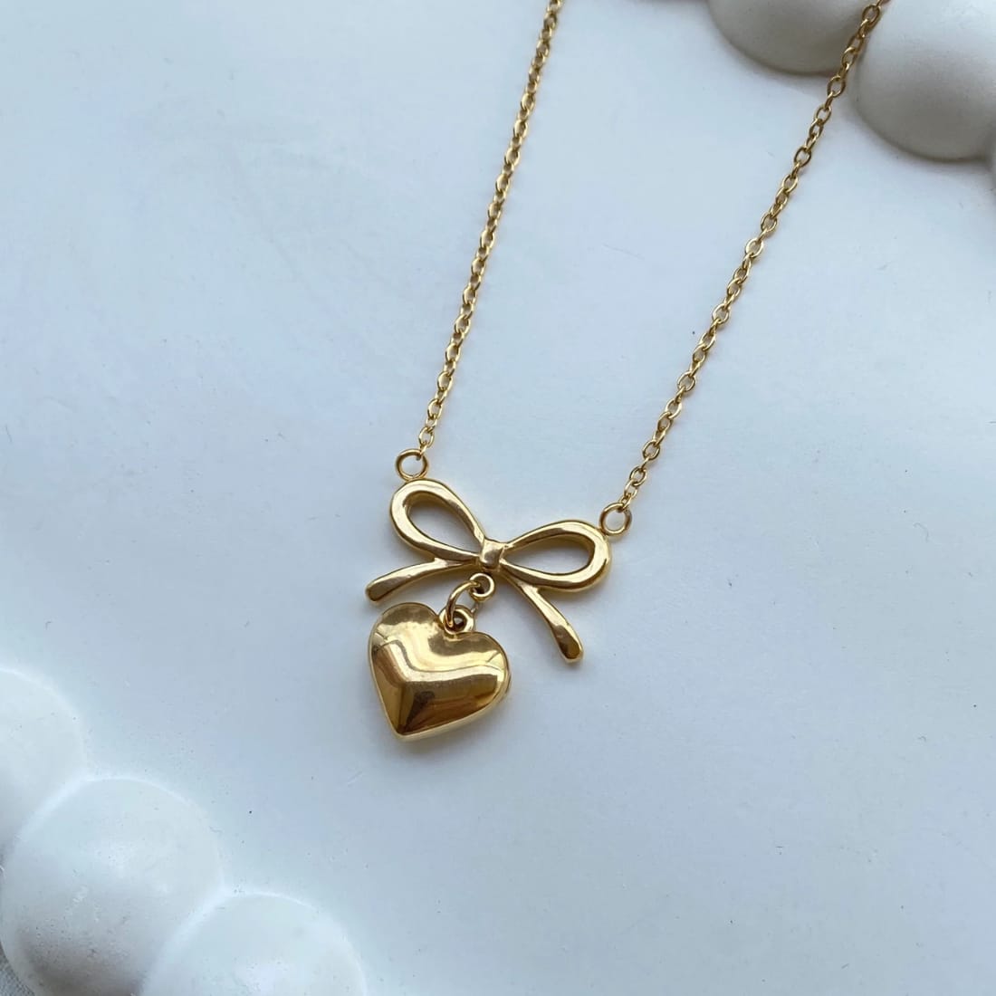 Classic Heart Charm Pendant Necklace – Stylish Everyday Jewelry