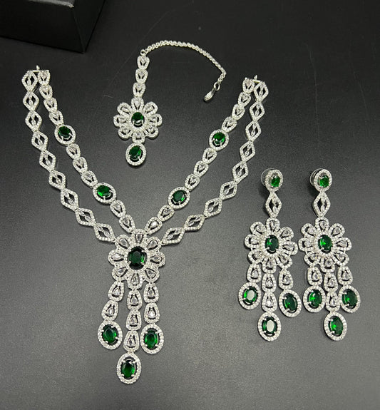 Regal Floral Halo Bridal Jewellery Set – Silver Finish Choker Necklace, Chandbali Earrings & Maang Tikka with Teardrop Accents