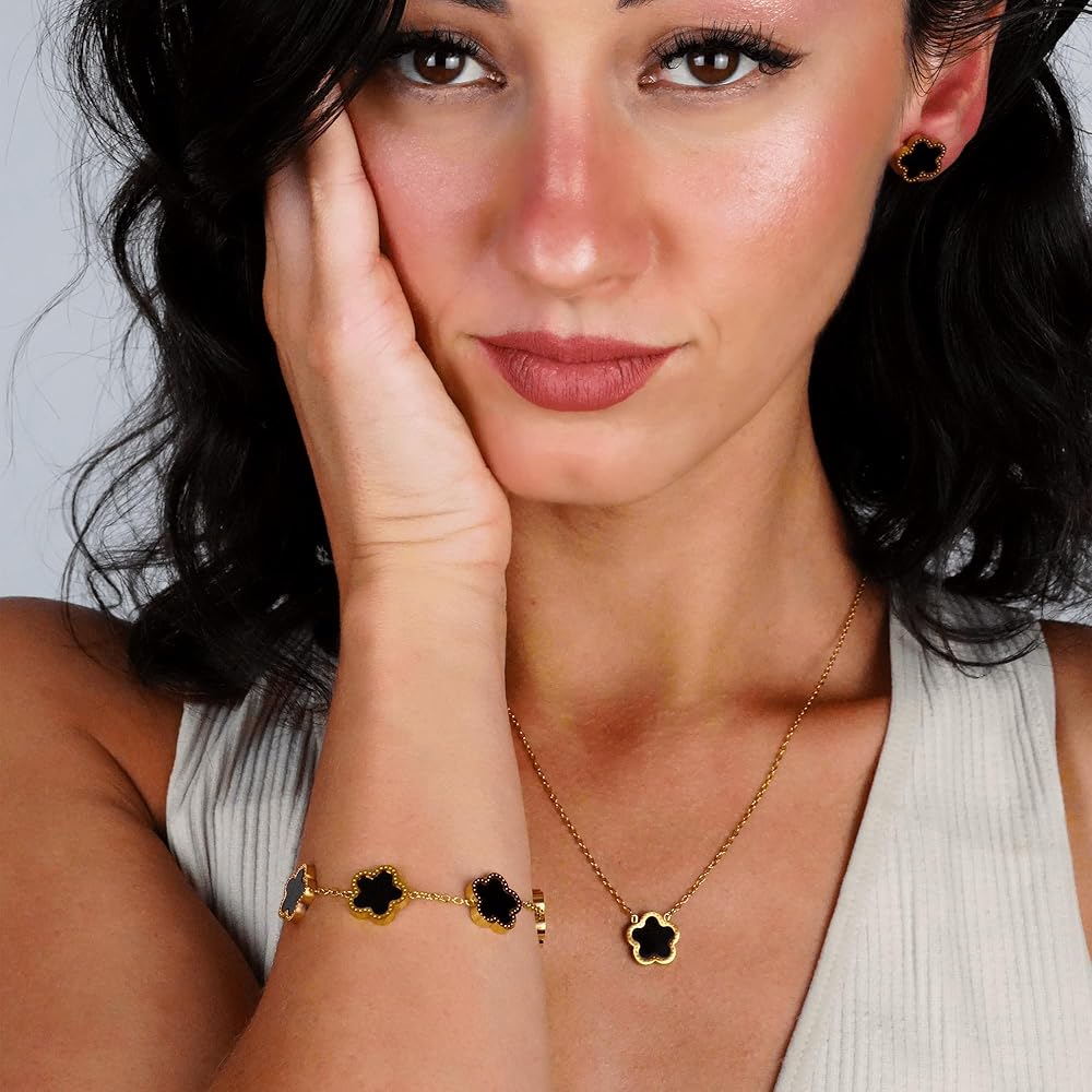 Black Clover Jewellery Set (Gold Base)