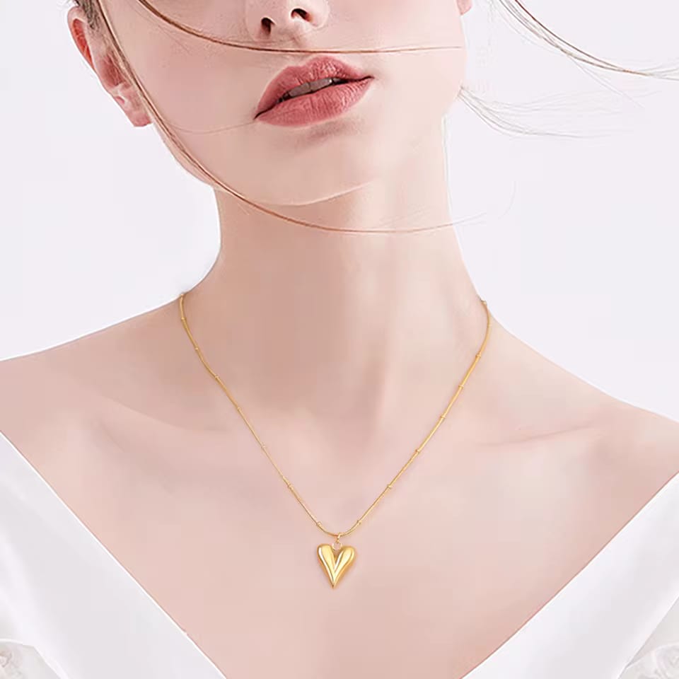 Minimal Heart Pendant Necklace – Elegant Daily Wear Jewelry
