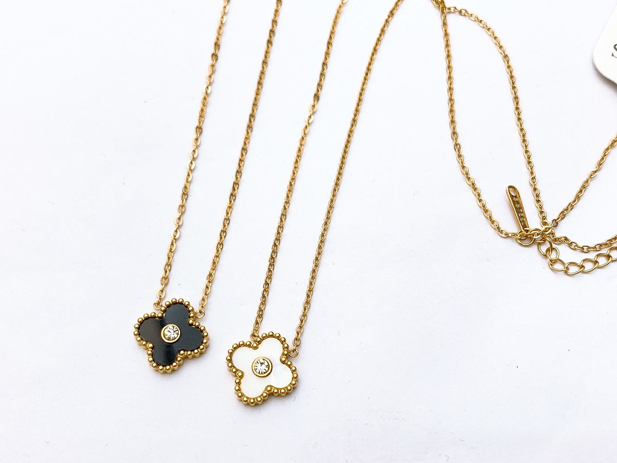 The Clover Pendant Duet with Center Stone