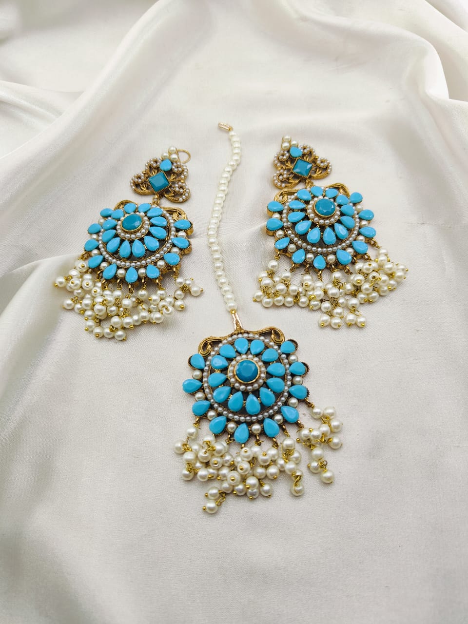 Elegant Tika & Earrings