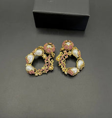 Luxurious Gold Tone Earing