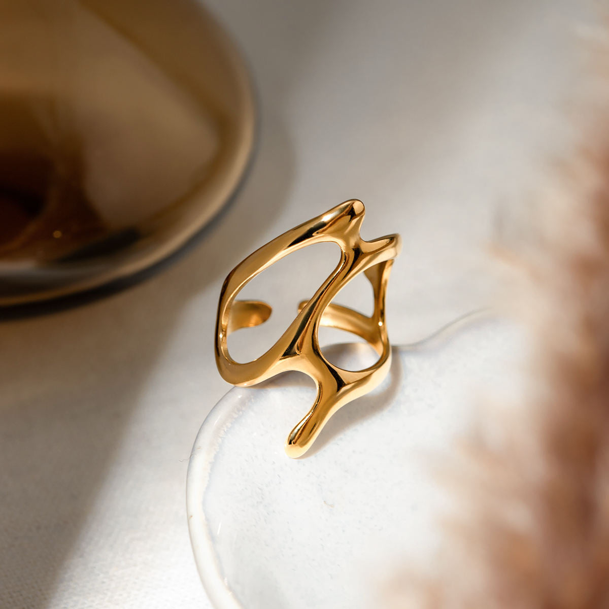 The Fluid Wave Coil Ring