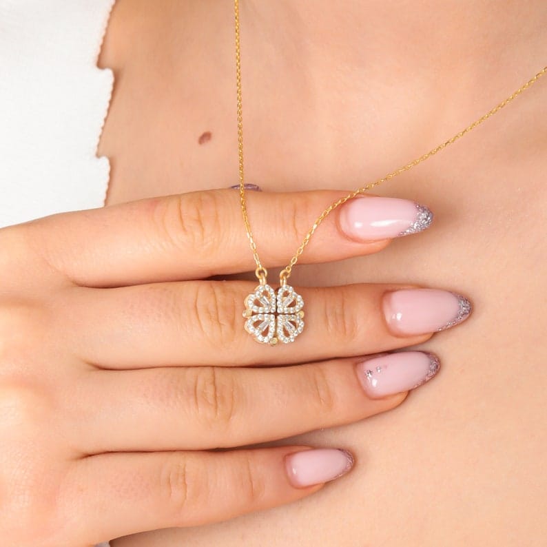 2-in-1 Magnetic Folding Heart Four-Leaf Clover Necklace – Zirconia Crystal Transformable Pendant for Women