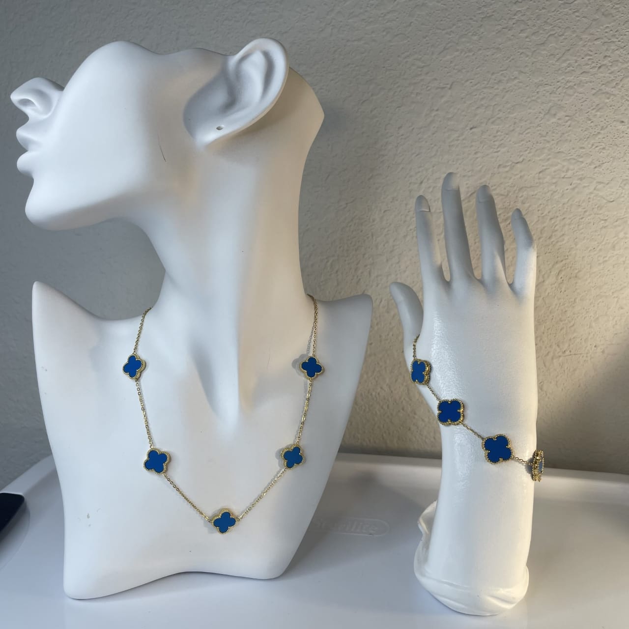 Elegant Black Onyx-Style 5-Motif Clover Necklace –  Floral Station Chain for Women