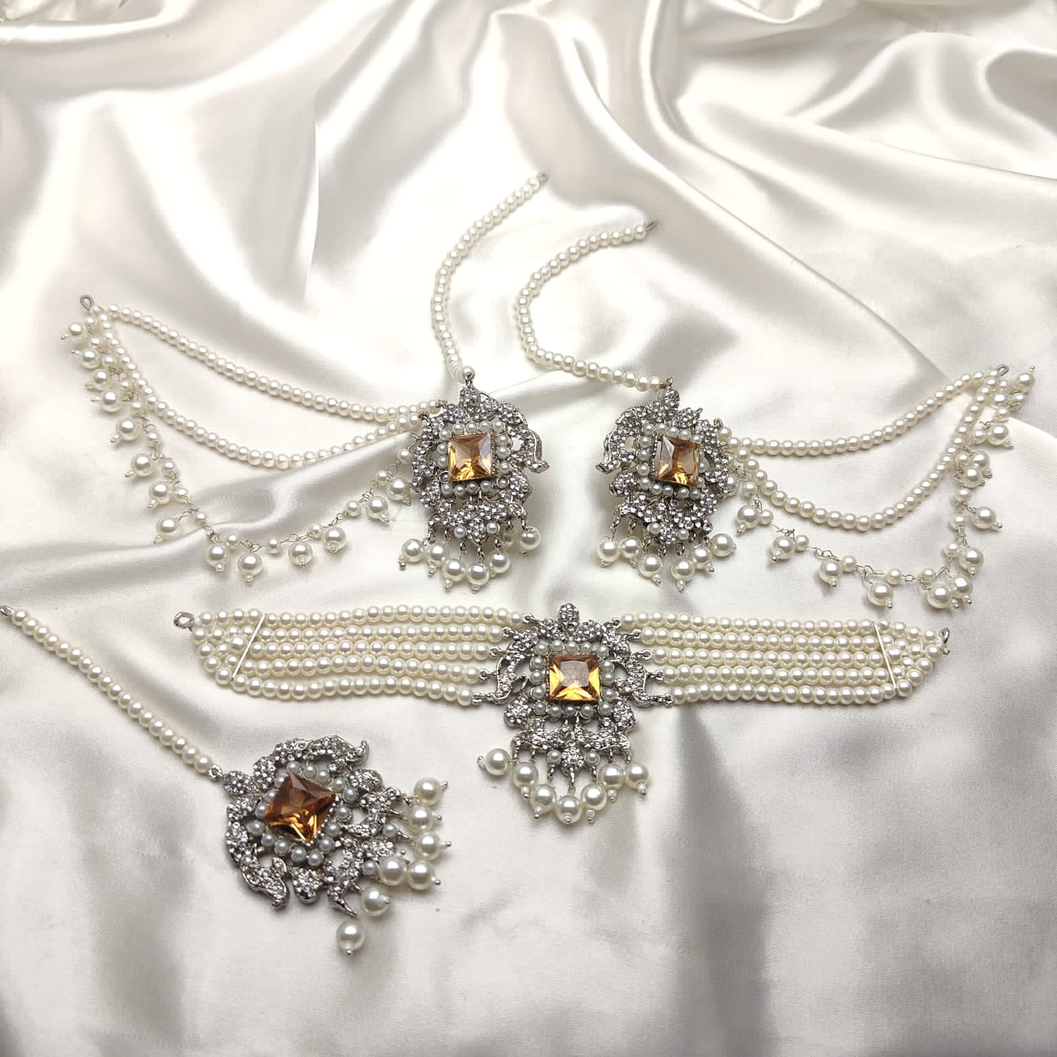 White Pearls Choker Set
