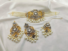TO Much Fine Choker Set