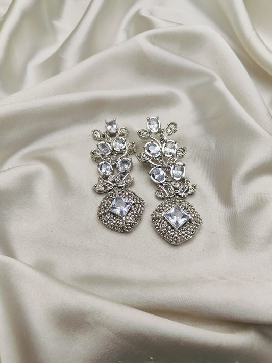 Fine Quality Stones Earrings