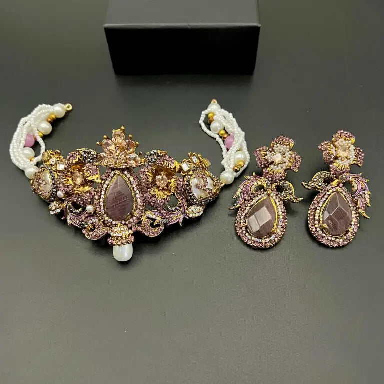 Beautifull Hand made Design Choker set