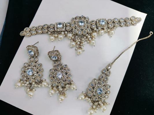Fine Quality Neacklace Set