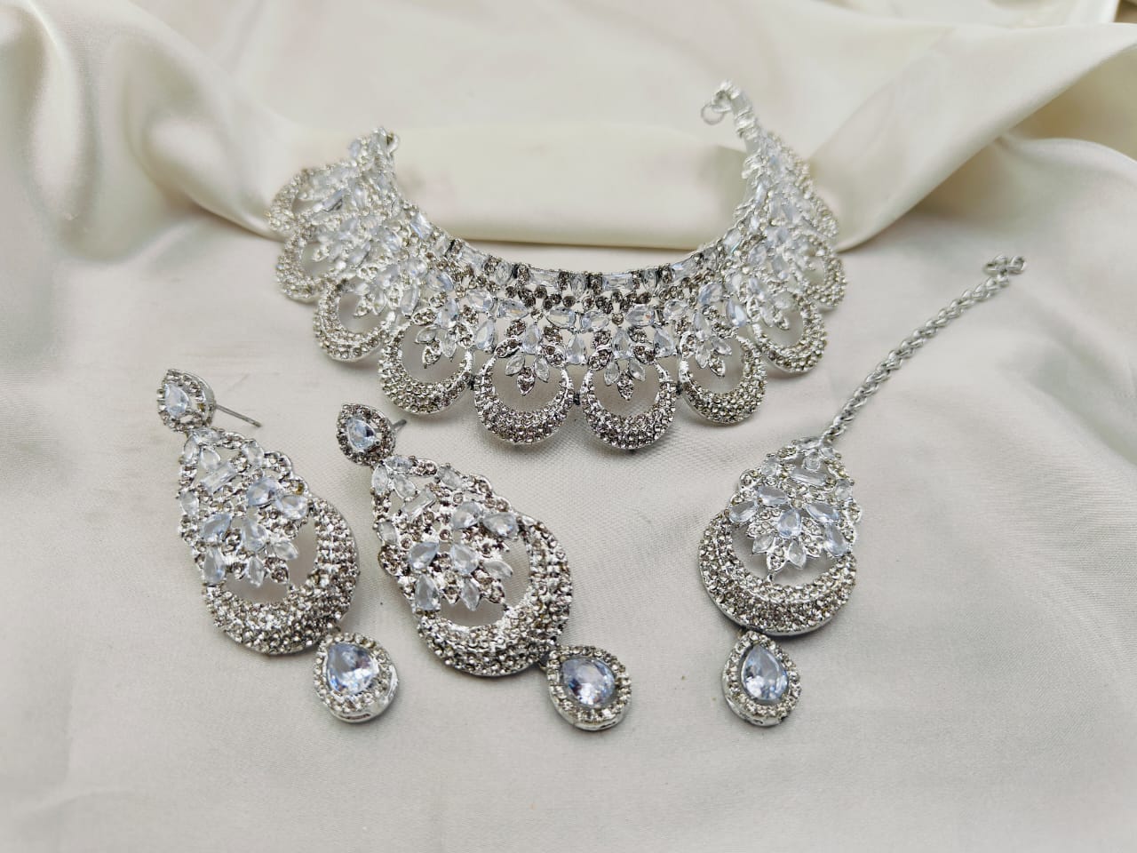 Silver Base Neacklace Set