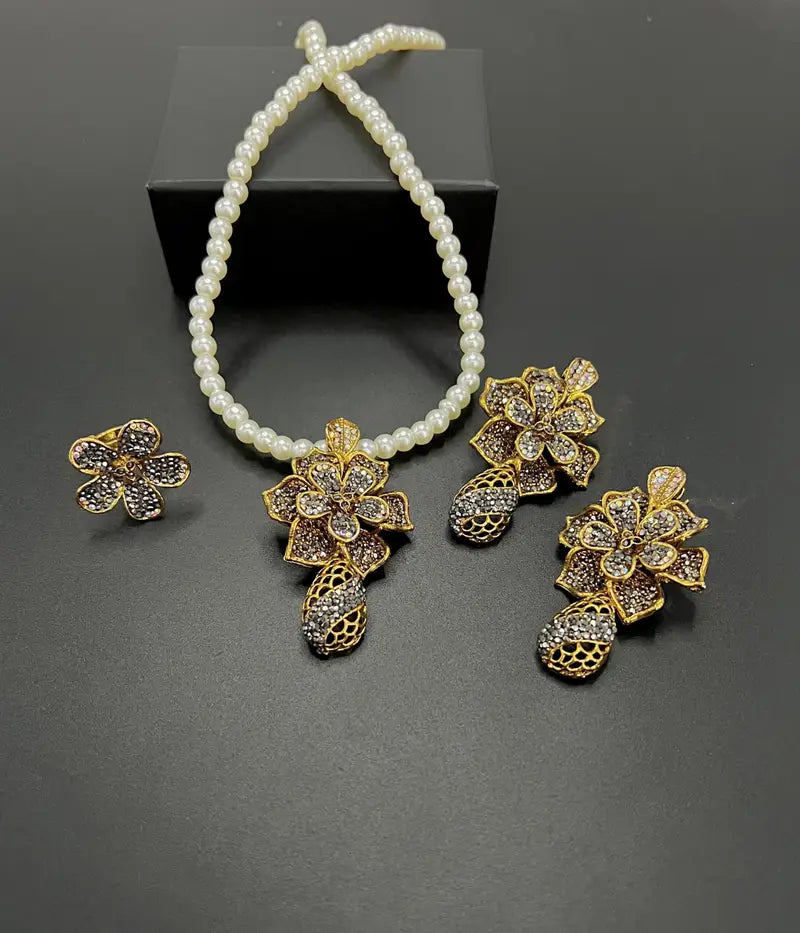 Party luxurious Designer Fine Quality Mala Set