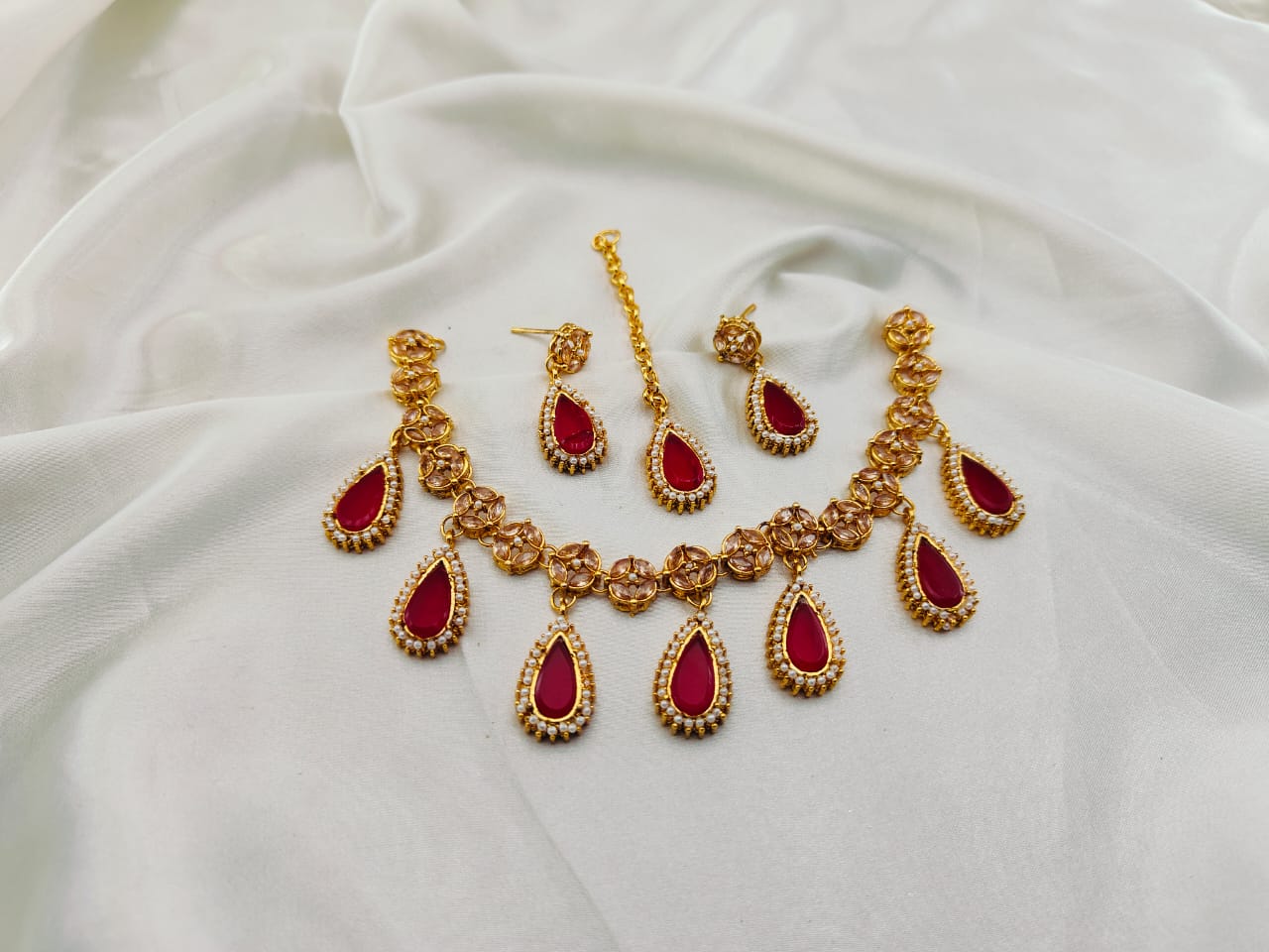 Elegant Stones Neacklace Set