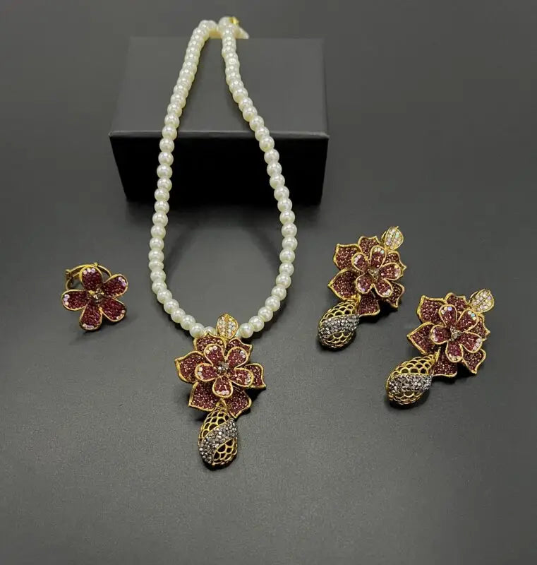 Party luxurious Designer Fine Quality Mala Set