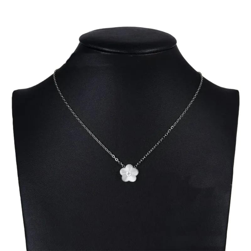 Elegant Clover & Flower Charm Necklace – Minimalist Enamel & Gemstone Jewelry