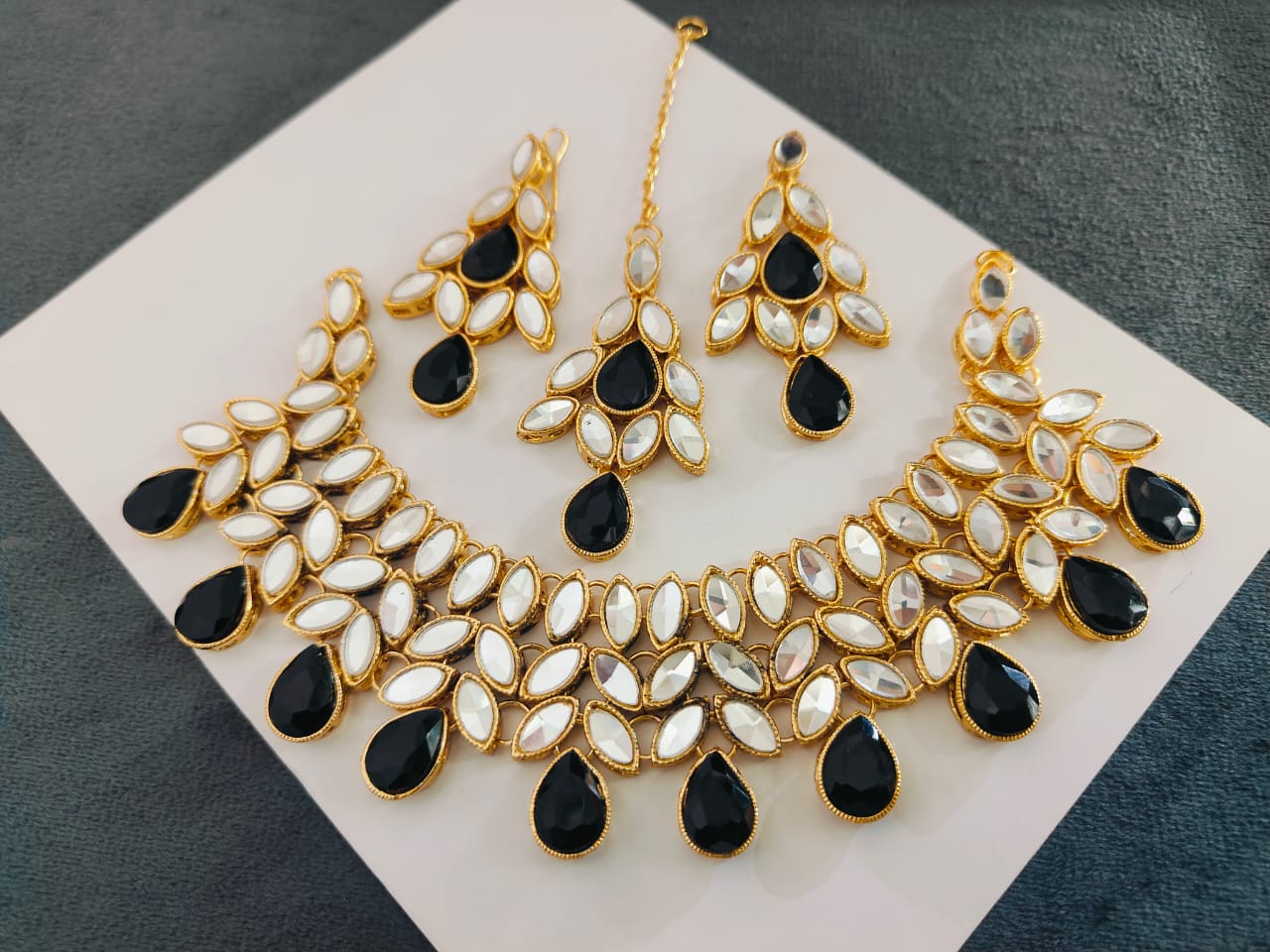 Sheesha Kundan Stones Party Set