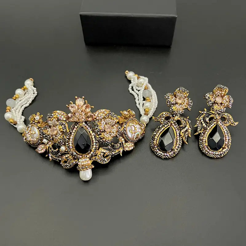 Beautifull Hand made Design Choker set