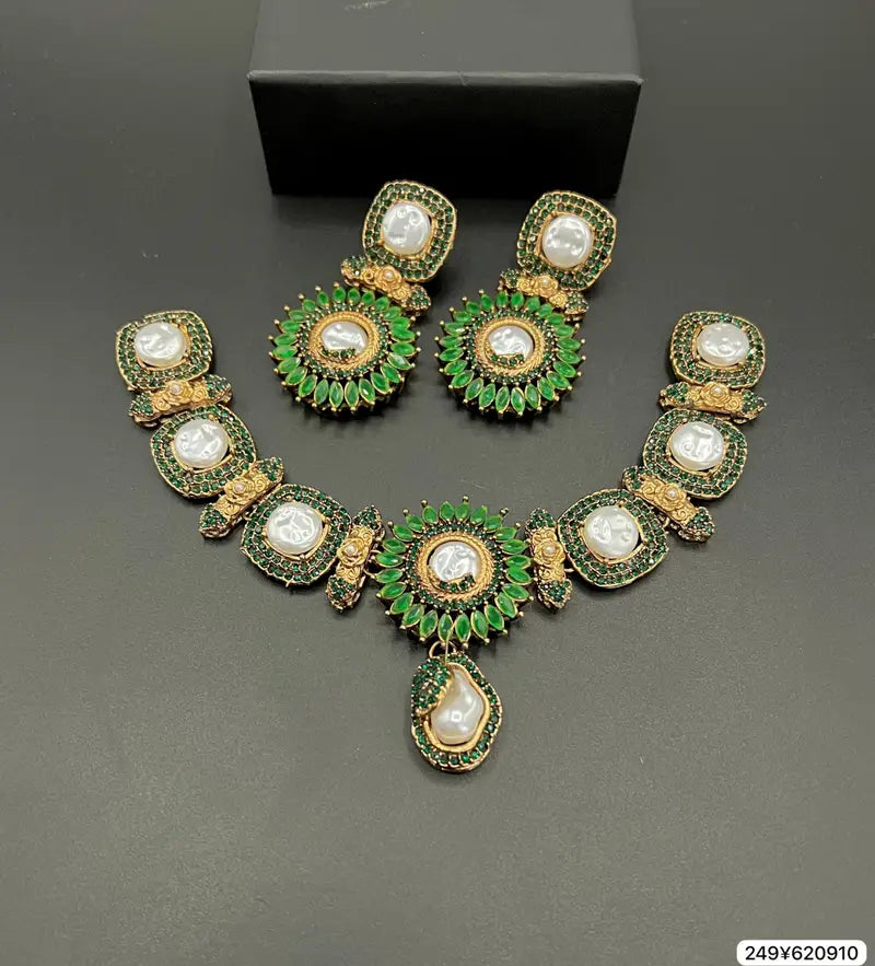 Yasmine Luxe Midnight Pearl Set