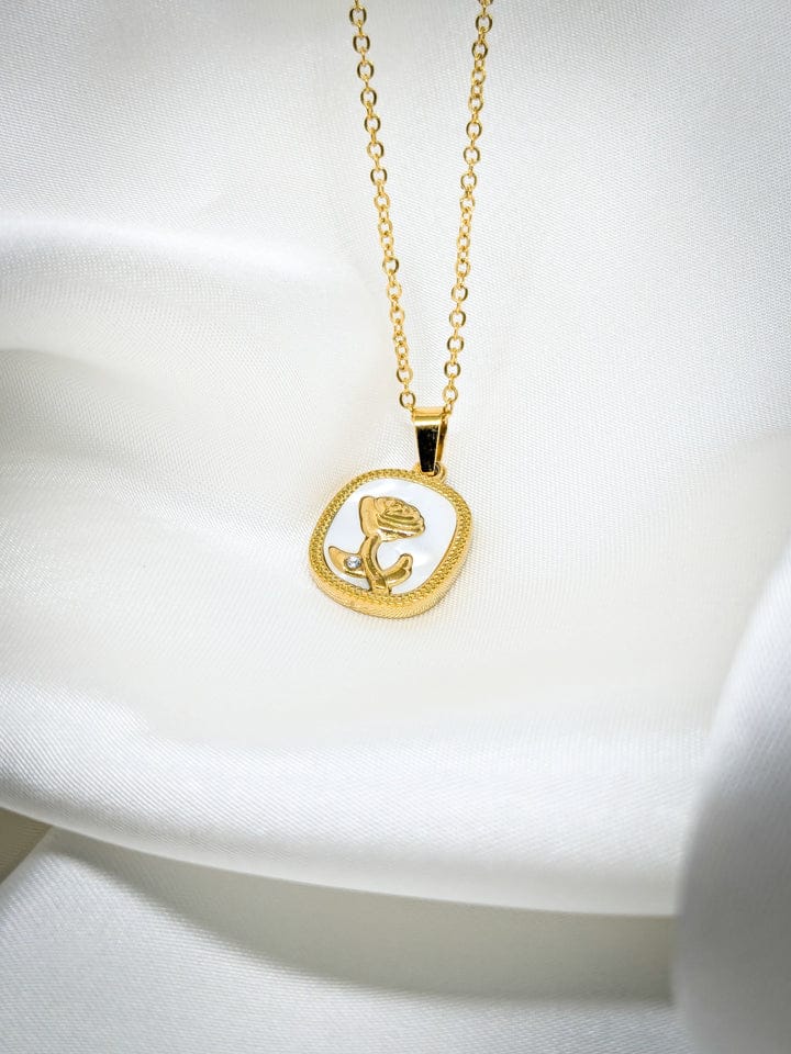 Gold Oval Rose Cameo Necklace – Shell Inlay Floral Pendant