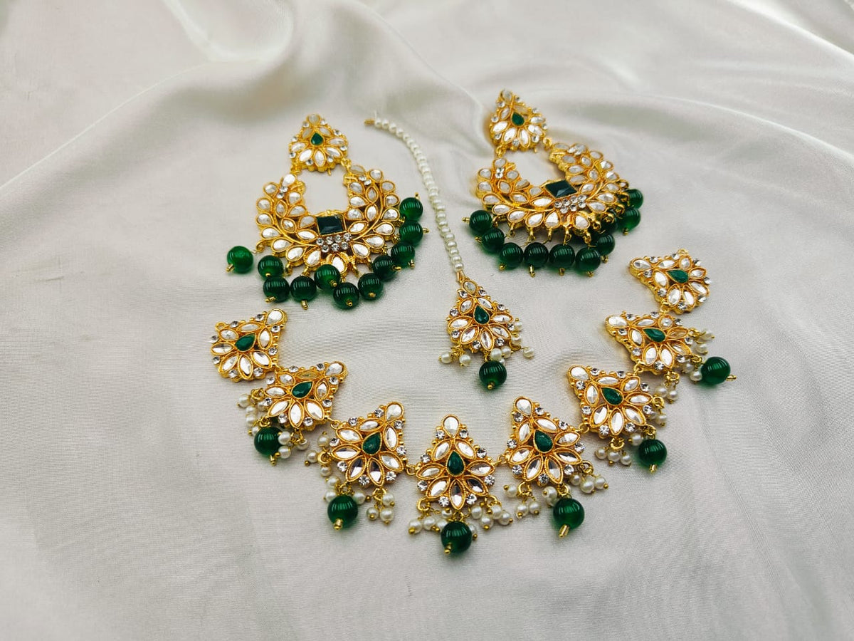 Kundan Stones Neacklace Set