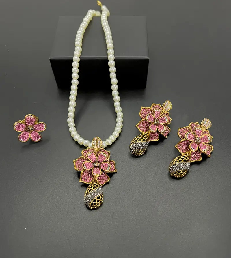 Party luxurious Designer Fine Quality Mala Set