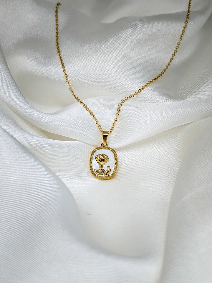 Gold Oval Rose Cameo Necklace – Shell Inlay Floral Pendant