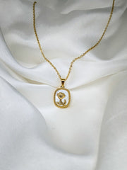 Gold Oval Rose Cameo Necklace – Shell Inlay Floral Pendant