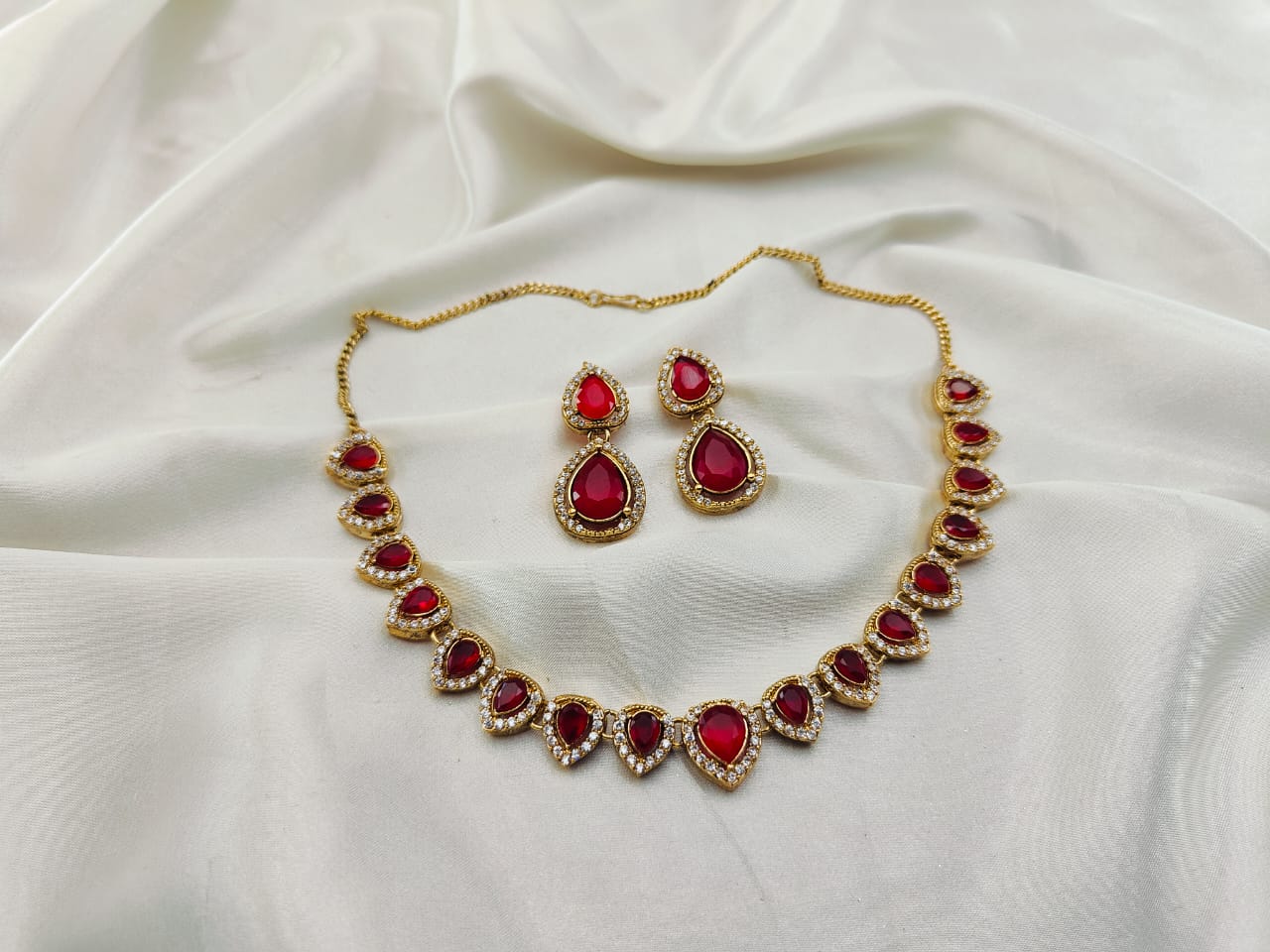 Zircon Stones Choker Set